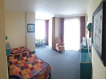 Angel Beach Hotel Tosmur 外观 照片