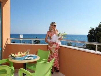 Angel Beach Hotel Tosmur 外观 照片